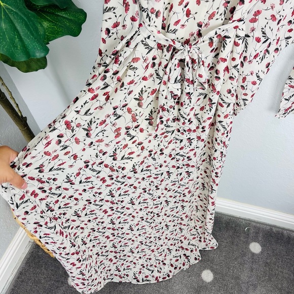 Tularosa Sumner Dress in Red Ditsy - Picture 10 of 11